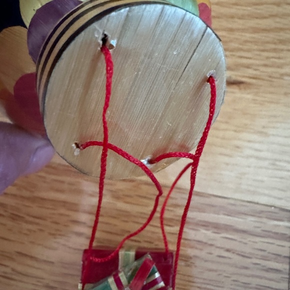 Vintage Wood Veneer Christmas Tree Ornaments Balloon Santa Parachute Church - Picture 10 of 16